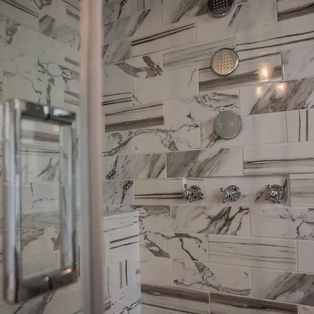 Апарт-отель Kyria Boutique House 3*
