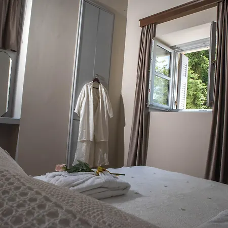 Kyria Boutique House