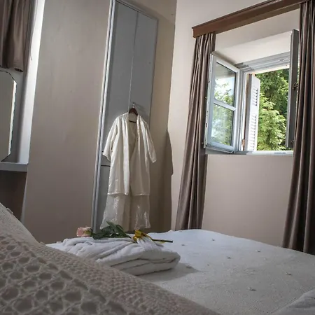 Апарт-отель Kyria Boutique House 3*